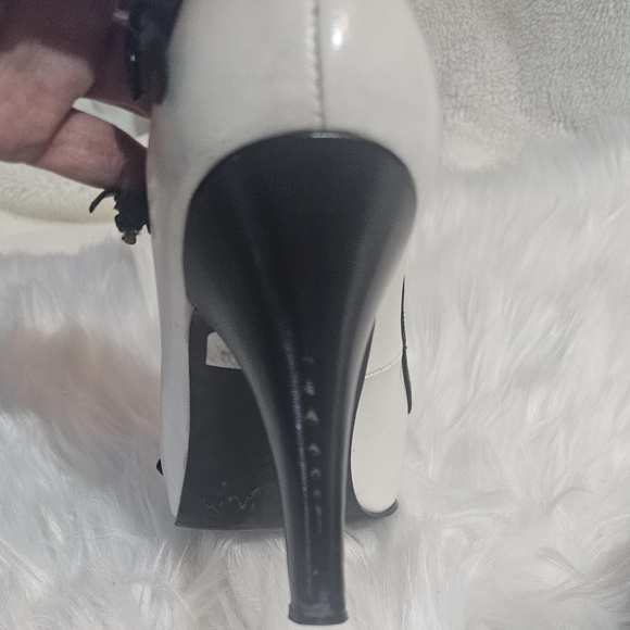 Vintage N.Y.L.A. Heels - Picture 6 of 14